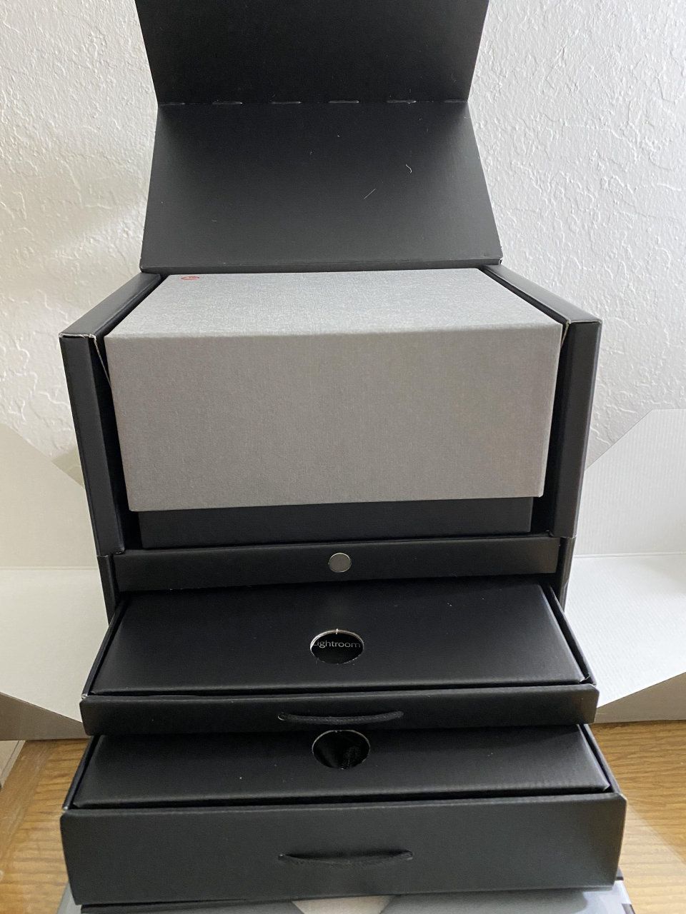 Leica Q2 Box